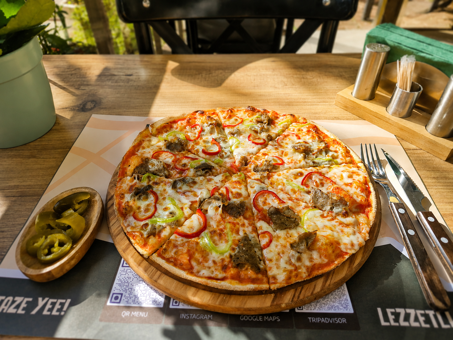 ET DÖNERLİ PİZZA
